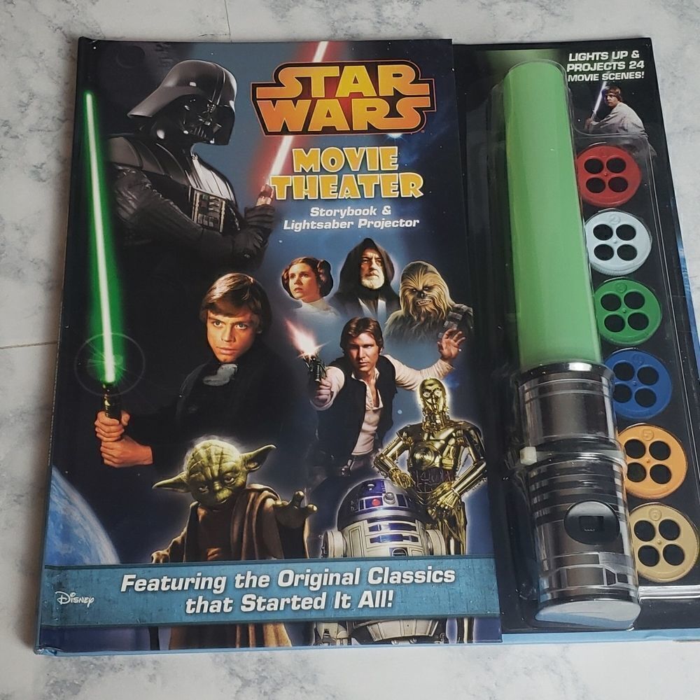 Star Wars Collectable Storybook &Lightsaver Projector